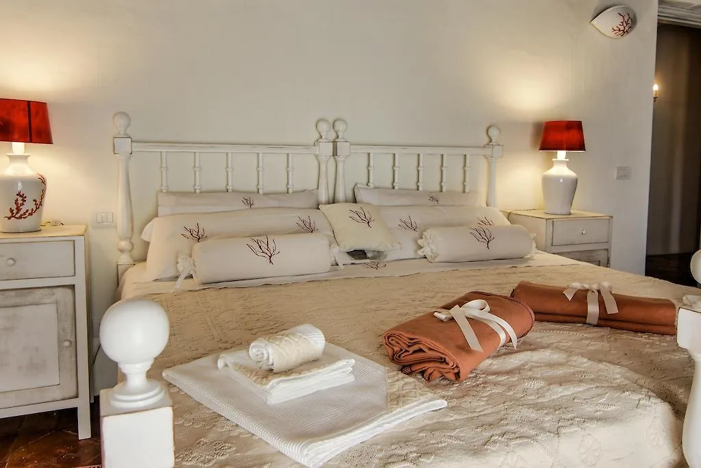 بورتو روتوندو Domus Corallia-Luxury Rooms فندق مبيت وإفطار